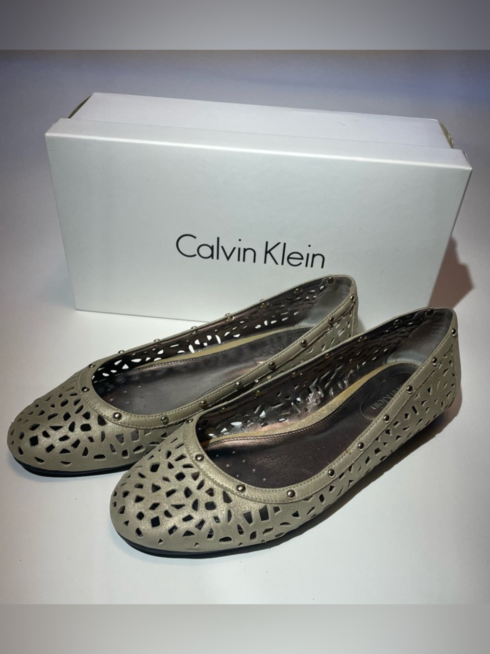 Calvin Klein Women's Taupe Laser-Cut Ballet Flats. Size 6.5M